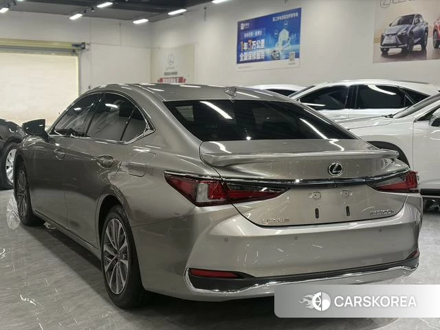 Lexus ES 2024 Серебристо-серый из Китая, фото 4