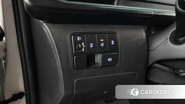 Hyundai Staria 2023 Белый из Кореи, фото 4