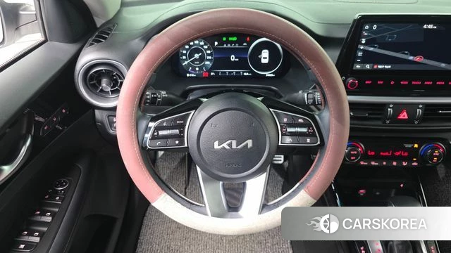 Kia The New K3 2nd generation 2023 Белый из Кореи, фото 4