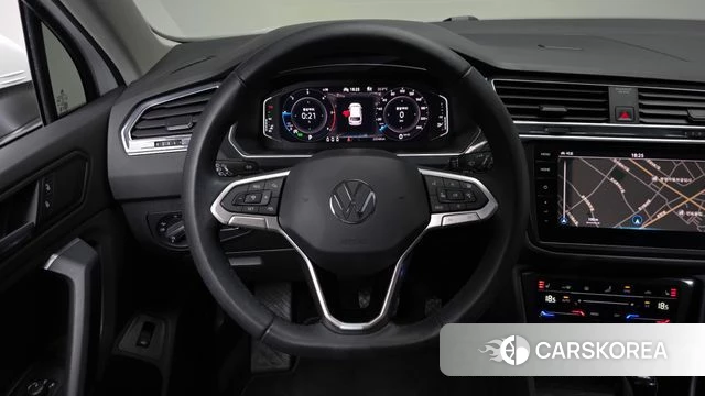 Volkswagen Tiguan second Generation 2024 Белый из Кореи, фото 4