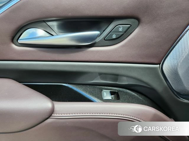 Cadillac Escalade 5th Generation 2023 Черный из Кореи, фото 4