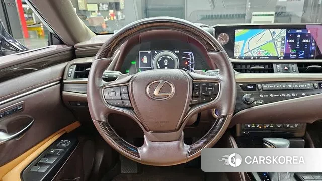 Lexus ES300h 7th generation 2018 Серебряный из Кореи, фото 4