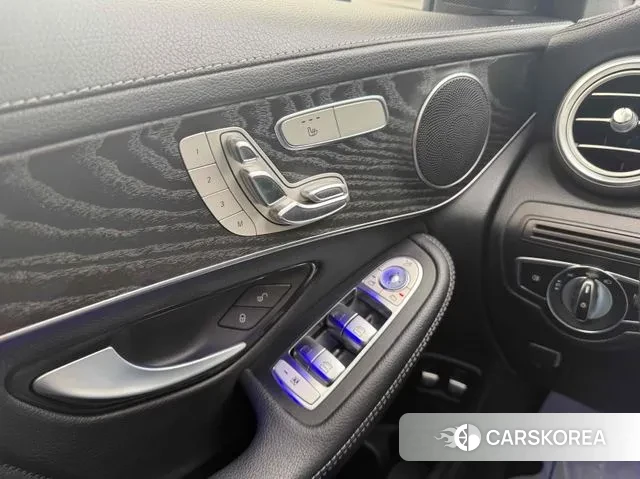 Mercedes-Benz GLC-Class X253 2022 Белый из Кореи, фото 4