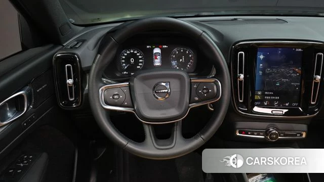 Volvo XC40 2020 Светло-серебряный цвет из Кореи, фото 4