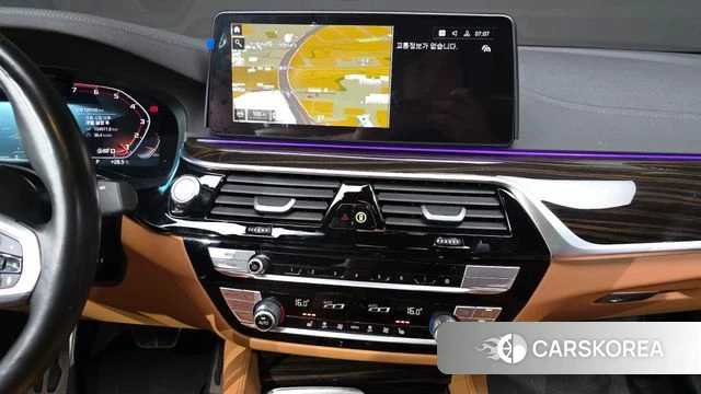 BMW 5 Series (G30) 2022 Белый из Кореи, фото 4