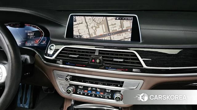 BMW 7 Series (G11) 2020 Цвет галактики из Кореи, фото 4
