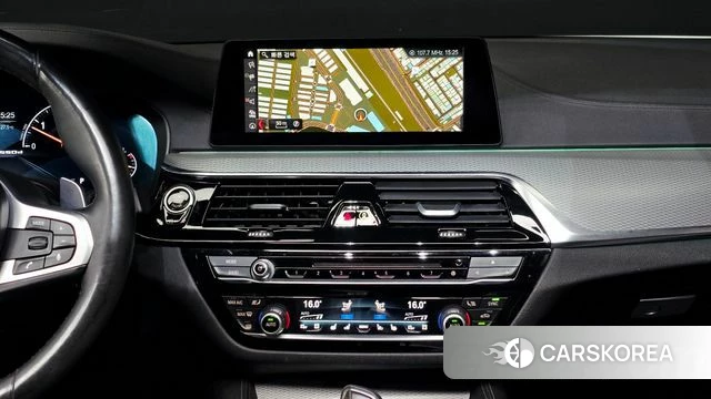 BMW 5 Series (G30) 2019 Белый из Кореи, фото 4