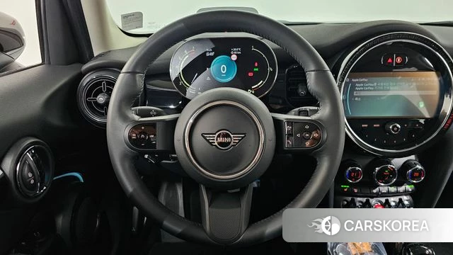 Mini Cooper 2023 Белый из Кореи, фото 4