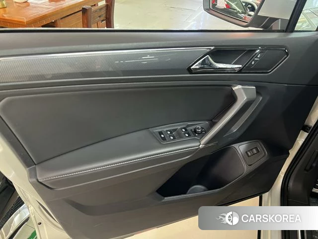 Volkswagen Tiguan L 2021 Шампань из Китая, фото 4