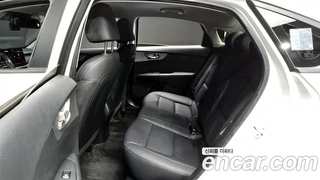 Kia The New K3 2nd generation 2021 Белый из Кореи, фото 4