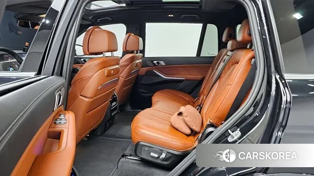 BMW X7 (G07) 2025 Черный из Кореи, фото 4