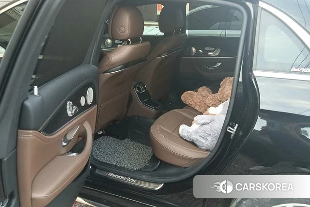 Mercedes-Benz E-class 2023 Черный из Китая, фото 4
