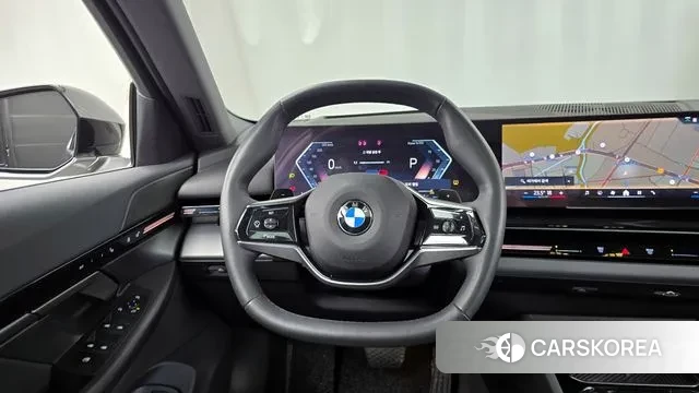 BMW 5 Series (G60) 2024 Черный из Кореи, фото 4