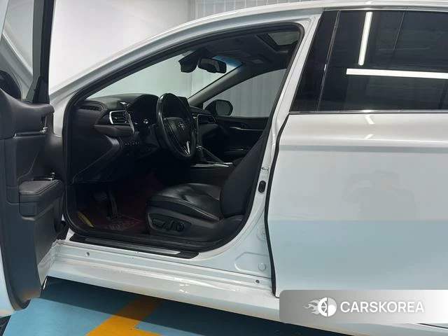 Toyota Camry 2023 Белый из Китая, фото 4