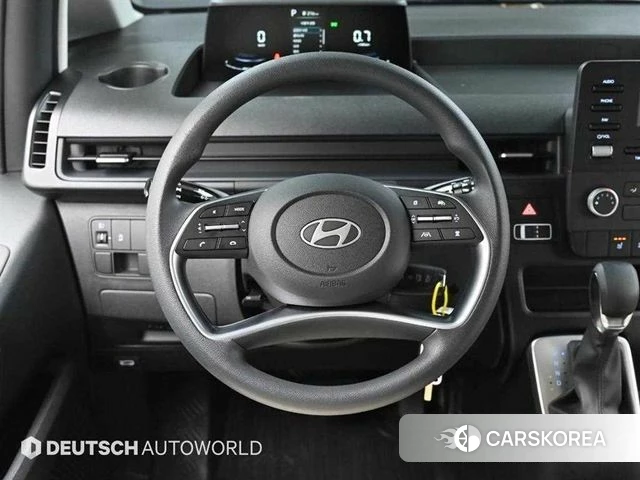 Hyundai Staria 2025 Серебряный из Кореи, фото 4