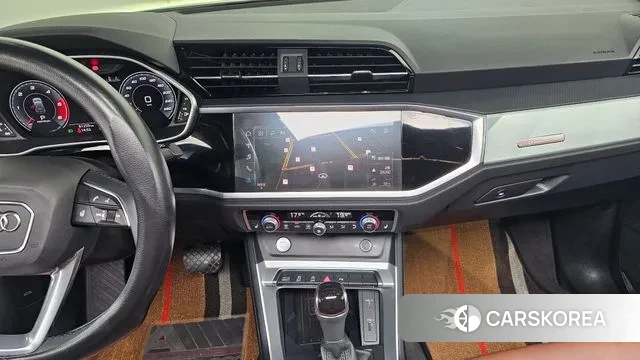 Audi Q3 (F3) 2020 Белый из Кореи, фото 4