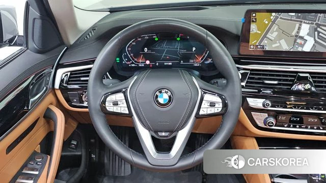 BMW 5 Series (G30) 2022 Серебристо-серый из Кореи, фото 4