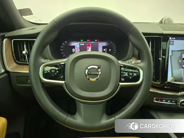 Volvo XC60 second Generation 2023 Черный из Кореи, фото 4