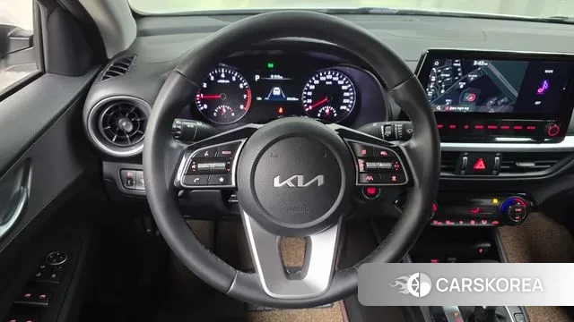 Kia The New K3 2nd generation 2021 Белый из Кореи, фото 4