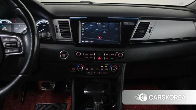 Kia Niro 2018 Черный из Кореи, фото 4