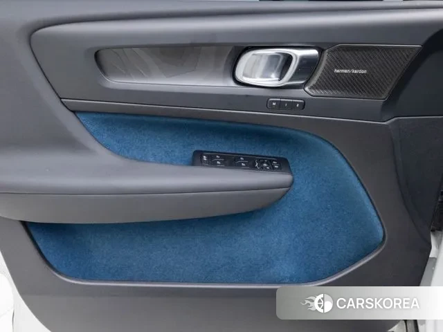 Volvo XC40 Richards 2024 Белый из Кореи, фото 4