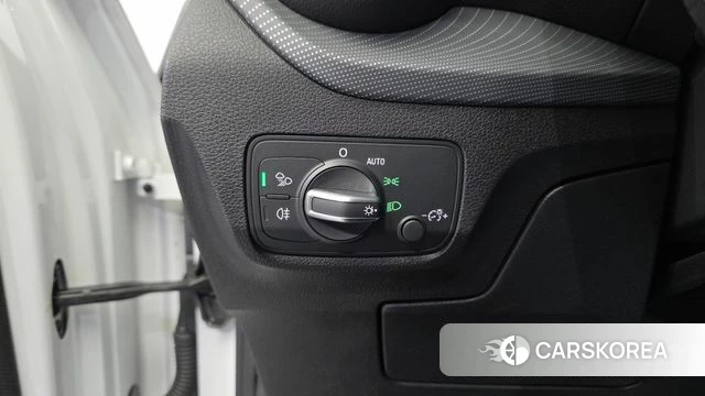 Audi Q2 2023 Белый из Кореи, фото 4