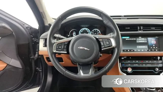 Jaguar XF (X260) 2019 Черный из Кореи, фото 4