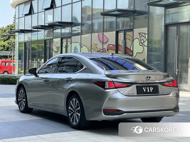 Lexus ES 2022 Темно-серый из Китая, фото 4