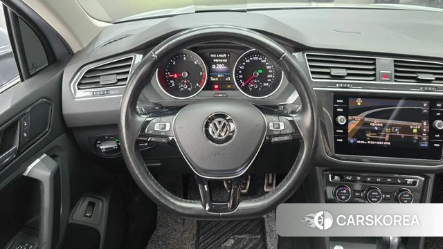 Volkswagen Tiguan second Generation 2018 Серебряный из Кореи, фото 4