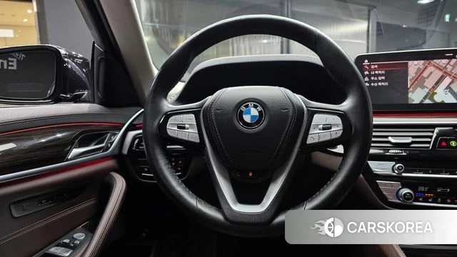 BMW 5 Series (G30) 2023 Черный из Кореи, фото 4