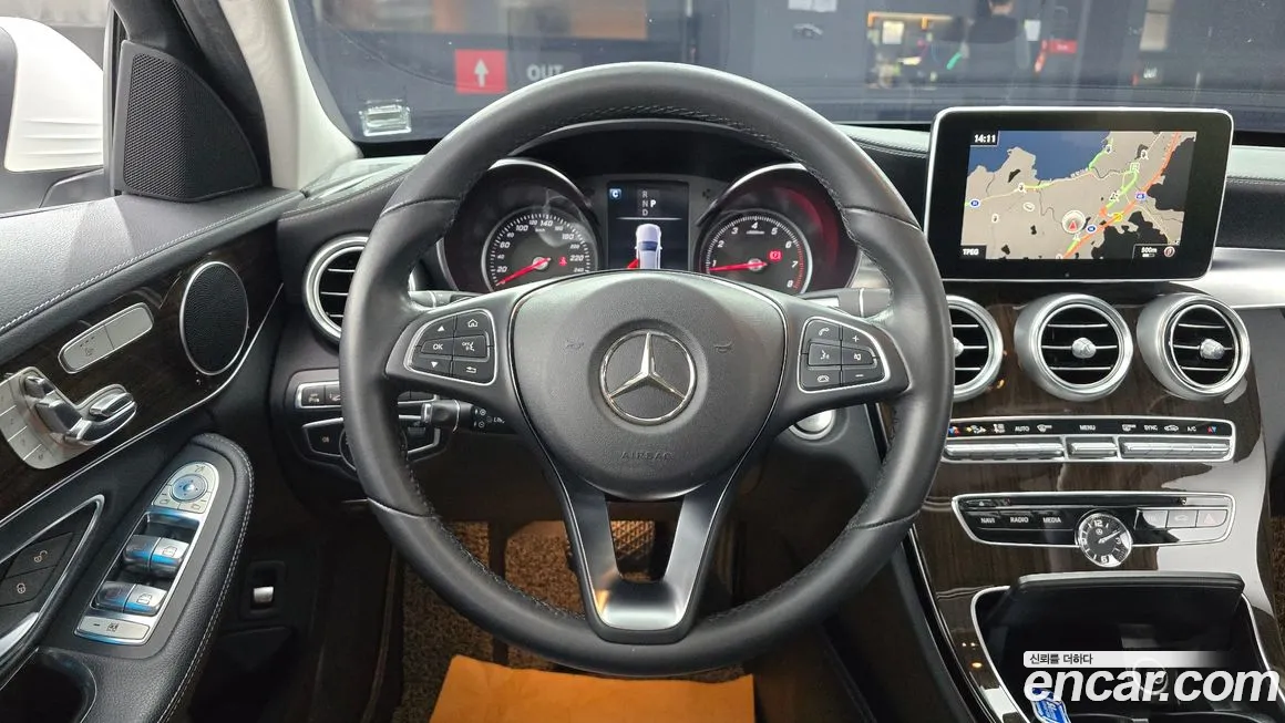 Mercedes-Benz C-Class W205 2018 Белый из Кореи, фото 4