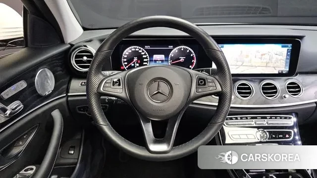 Mercedes-Benz E-Class W213 2018 Белый из Кореи, фото 4