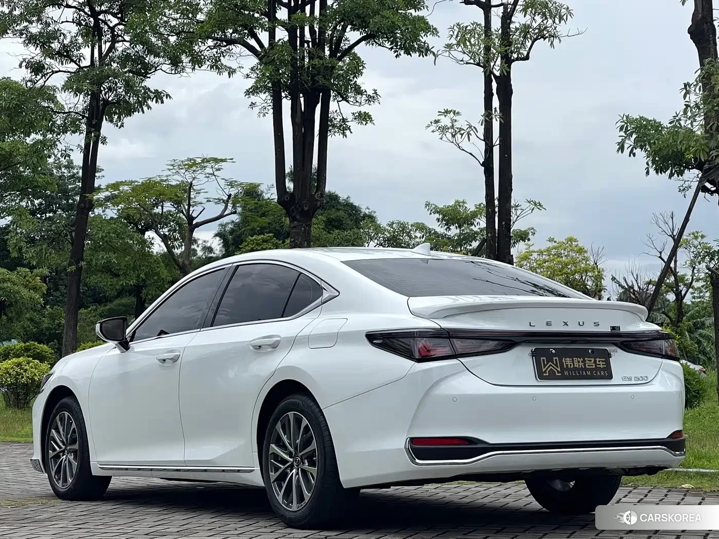 Lexus ES 2026 Белый из Китая, фото 5