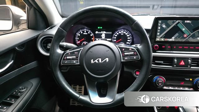 Kia The New K3 2nd generation 2023 Белый из Кореи, фото 4