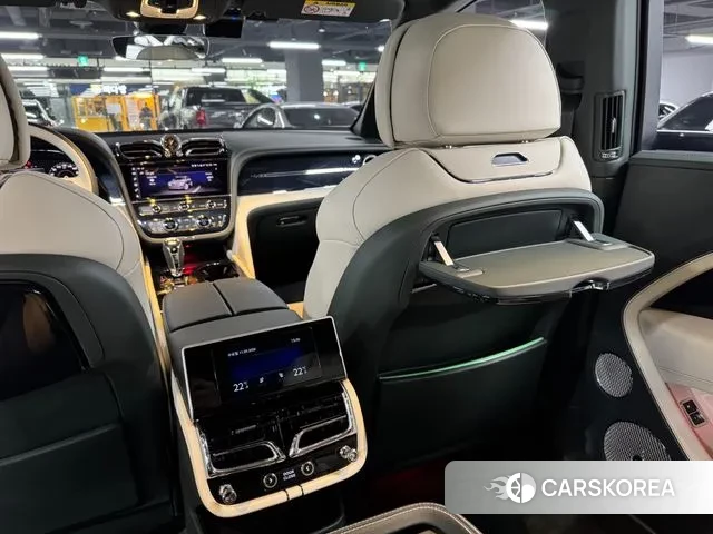 Bentley Bentayga 2024 Темно-зеленый из Кореи, фото 4