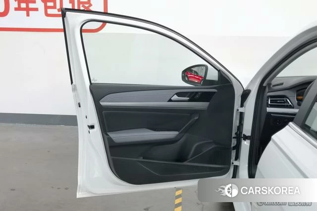 Volkswagen Lavida 2024 Белый из Китая, фото 4