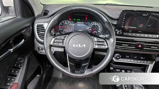 Kia Seltos 2022 Белый из Кореи, фото 4