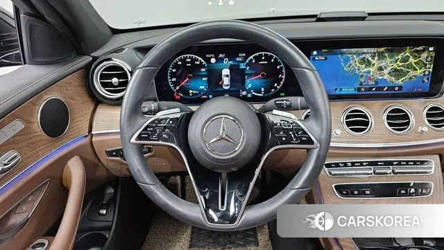 Mercedes-Benz E-Class W213 2023 Черный из Кореи, фото 4