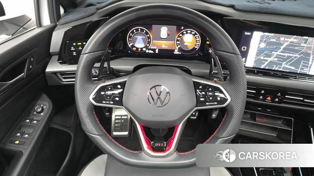 Volkswagen Golf 8th Generation 2024 Белый из Кореи, фото 4
