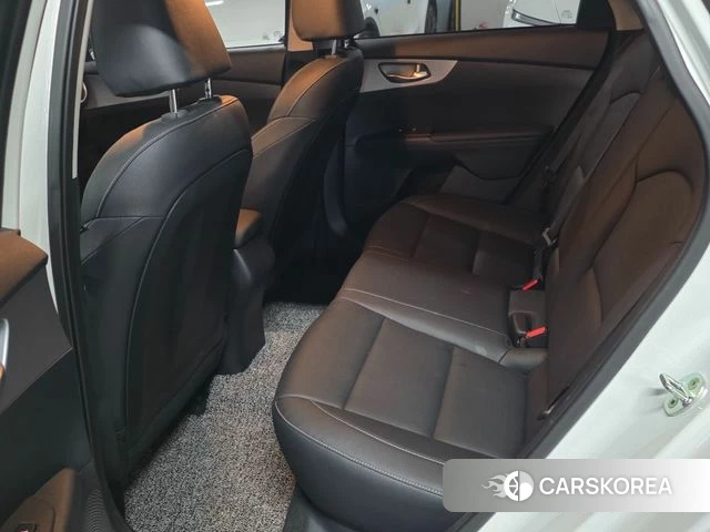 Kia The New K3 2nd generation 2022 Белый из Кореи, фото 4