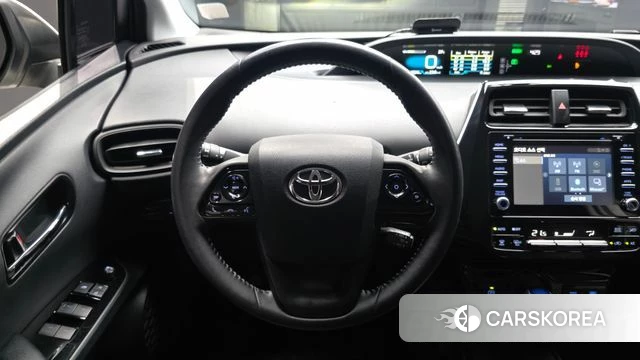 Toyota Prius 4th Generation 2019 Белый из Кореи, фото 4