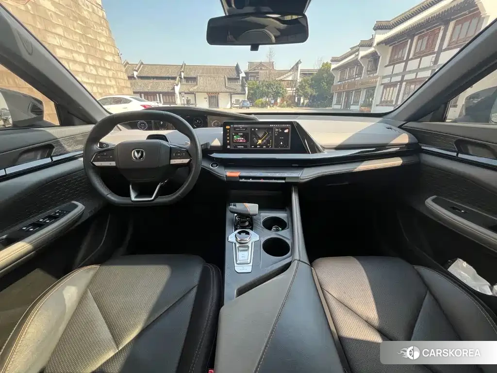 Chang'an UNI-V 2022 Silver/gray из Китая, фото 4