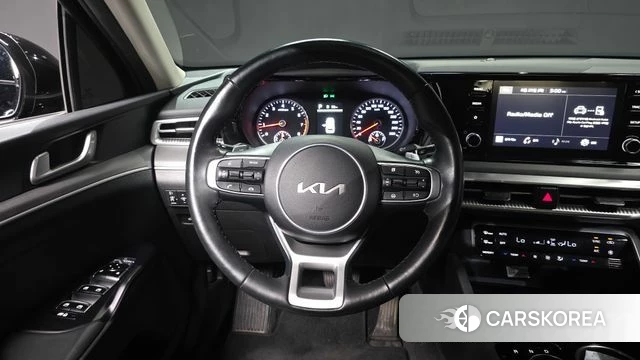 Kia K5 3rd generation 2023 Черный из Кореи, фото 4