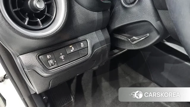 Kia The New K3 2nd generation 2021 Белый из Кореи, фото 4