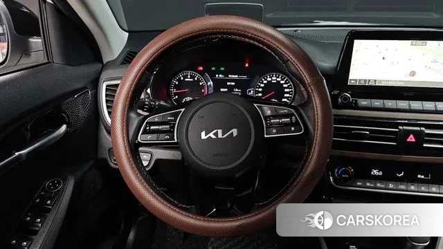 Kia Seltos 2022 Белый из Кореи, фото 4