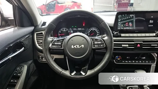 Kia Seltos 2022 Серый из Кореи, фото 4