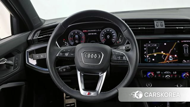 Audi Q3 (F3) 2024 Белый из Кореи, фото 4