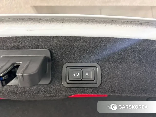 Audi A6 (C8) 2021 Белый из Кореи, фото 4