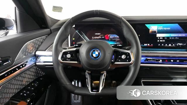 BMW i7 (G70) 2024 Черный из Кореи, фото 4