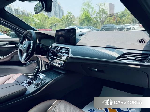 BMW 5 series PHEV 2021 Белый из Китая, фото 4